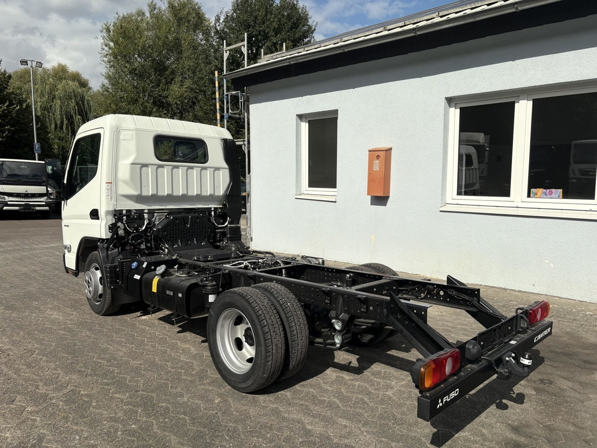 FUSO 3S15 Fahrgestell 2500 Nebenantrieb - Truk sasis: gambar 3 FUSO 3S15 Fahrgestell 2500 Nebenantrieb - Truk sasis: gambar 3