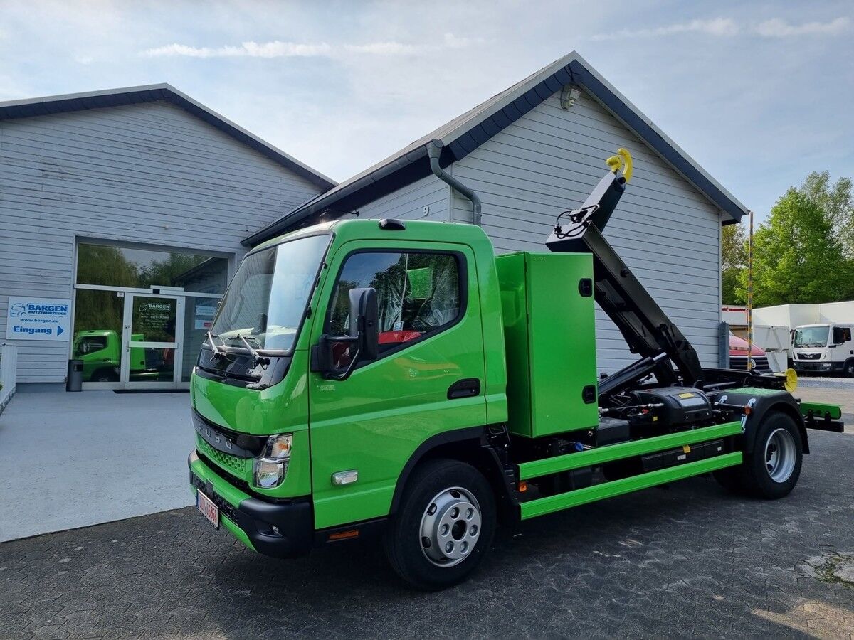 FUSO Canter Fuso 7C18 City Abrollkipper - Hook lift: gambar 2 FUSO Canter Fuso 7C18 City Abrollkipper - Hook lift: gambar 2