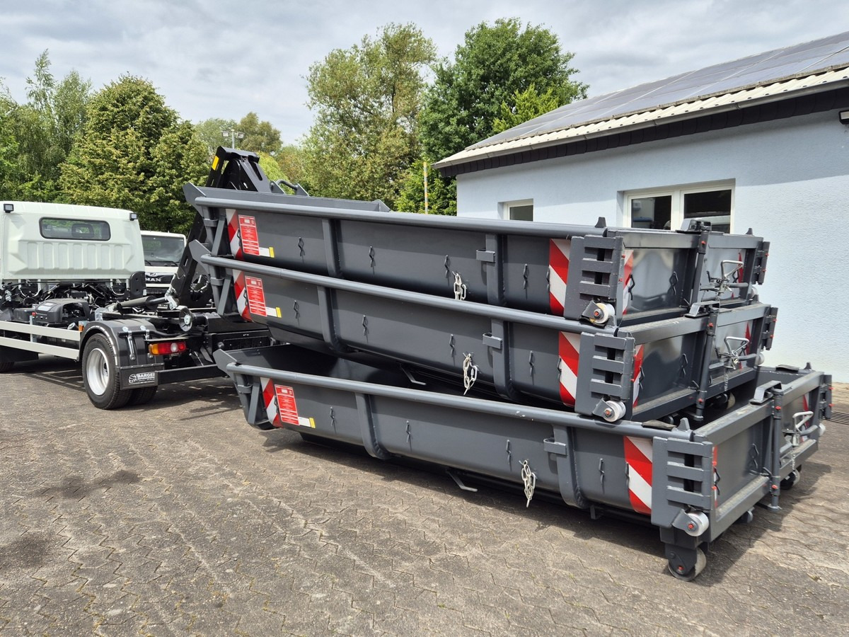 FUSO FUSO 9C18 40km/h City Abrollkipper WLF Swiss CH - Hook lift: gambar 2 FUSO FUSO 9C18 40km/h City Abrollkipper WLF Swiss CH - Hook lift: gambar 2