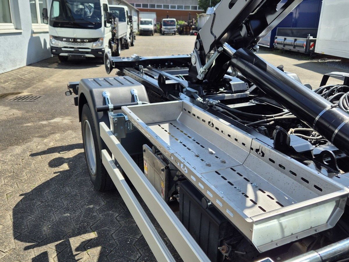 FUSO Fuso Canter 7C18 City Abrollkipper AHK Hooklift - Hook lift: gambar 5 FUSO Fuso Canter 7C18 City Abrollkipper AHK Hooklift - Hook lift: gambar 5