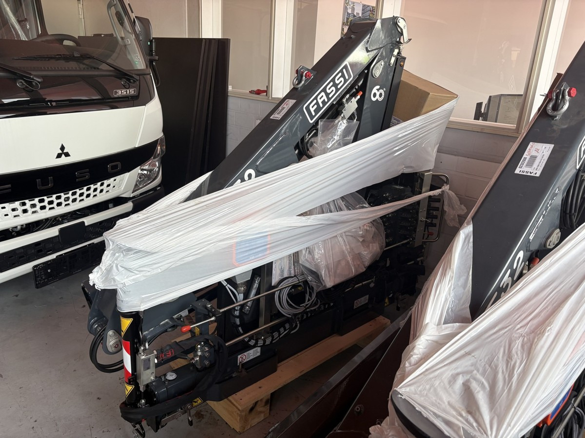 Ladekran Fassi F32A.023 Funk! NEU sofort verfügb - Derek pemuat: gambar 1 Ladekran Fassi F32A.023 Funk! NEU sofort verfügb - Derek pemuat: gambar 1