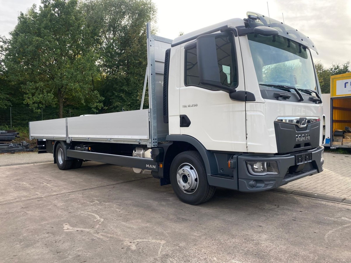 MAN 12.250 BL Gerüstbaupritsche 2x AHK - Truk flatbed: gambar 2 MAN 12.250 BL Gerüstbaupritsche 2x AHK - Truk flatbed: gambar 2