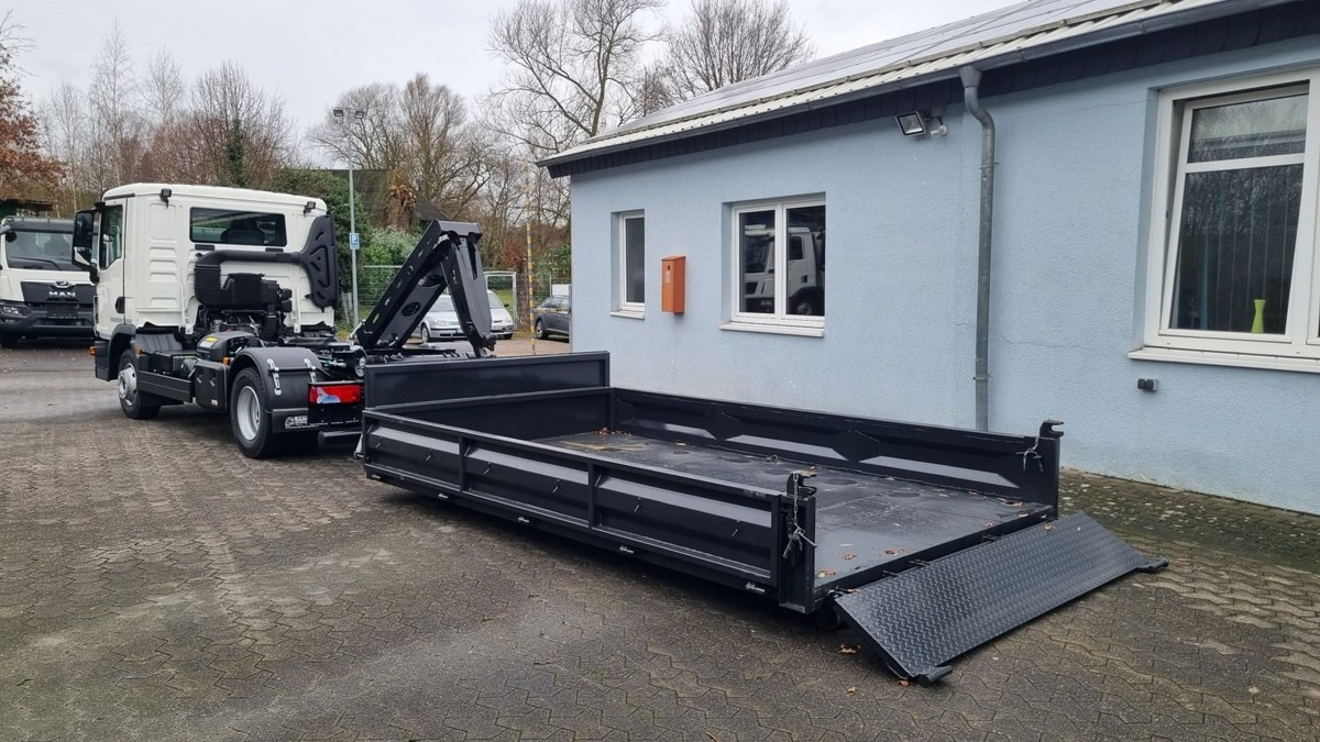 MAN TGL 12.220 BL NEU City Abrollkipper 8t TipMatic - Hook lift: gambar 2 MAN TGL 12.220 BL NEU City Abrollkipper 8t TipMatic - Hook lift: gambar 2