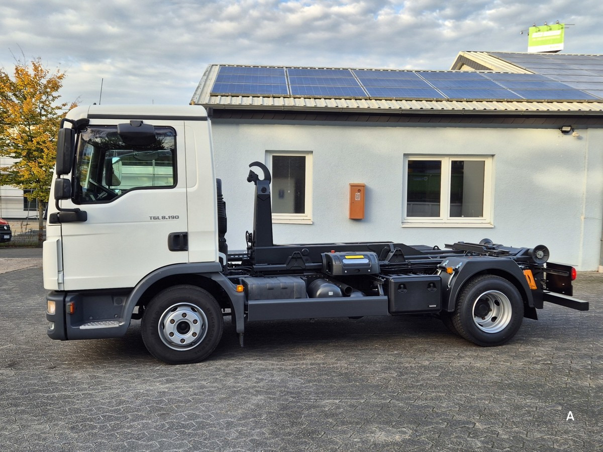 MAN TGL 8.190 BL City Abrollkipper Aut., 2 x AHK sof - Hook lift: gambar 3 MAN TGL 8.190 BL City Abrollkipper Aut., 2 x AHK sof - Hook lift: gambar 3