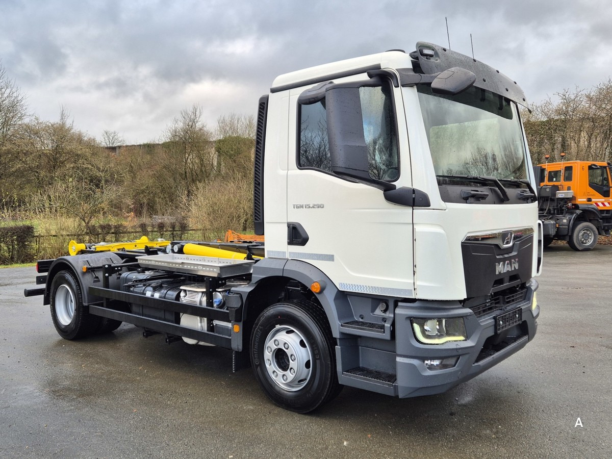 MAN TGM 15.290 BL Abrollkipper Multihook City+1570mm - Hook lift: gambar 3 MAN TGM 15.290 BL Abrollkipper Multihook City+1570mm - Hook lift: gambar 3