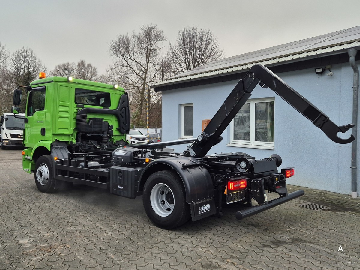 MAN TGM 15.290 BL Aut. Abrollkipper AHK - Hook lift: gambar 2 MAN TGM 15.290 BL Aut. Abrollkipper AHK - Hook lift: gambar 2