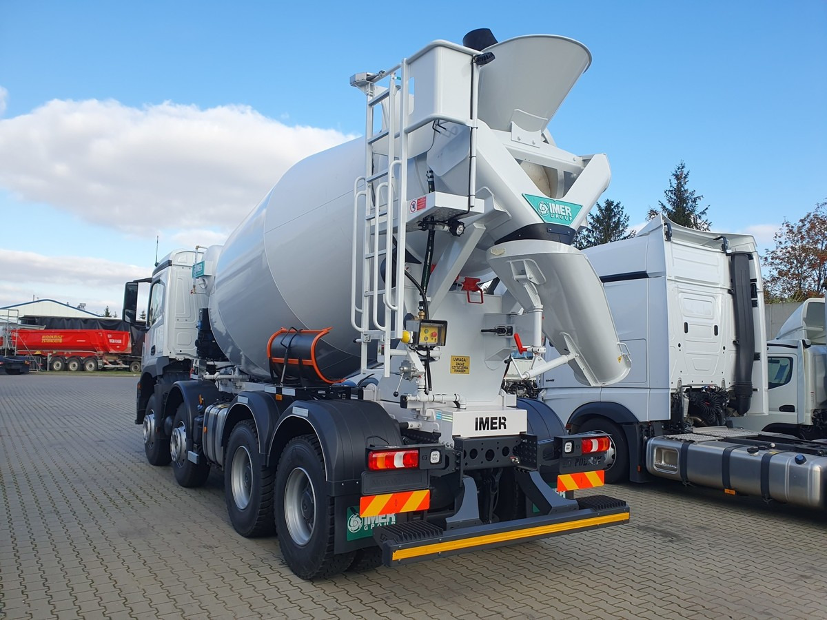 MERCEDES-BENZ Arocs 3740 8x4 Betonmischer IMER ORU LT105 H 10m - Truk pengaduk beton: gambar 4 MERCEDES-BENZ Arocs 3740 8x4 Betonmischer IMER ORU LT105 H 10m - Truk pengaduk beton: gambar 4