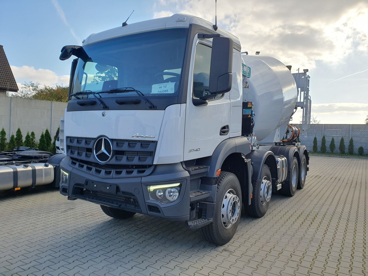 MERCEDES-BENZ Arocs 3740 8x4 Betonmischer IMER ORU LT105 H 10m - Truk pengaduk beton: gambar 1 MERCEDES-BENZ Arocs 3740 8x4 Betonmischer IMER ORU LT105 H 10m - Truk pengaduk beton: gambar 1