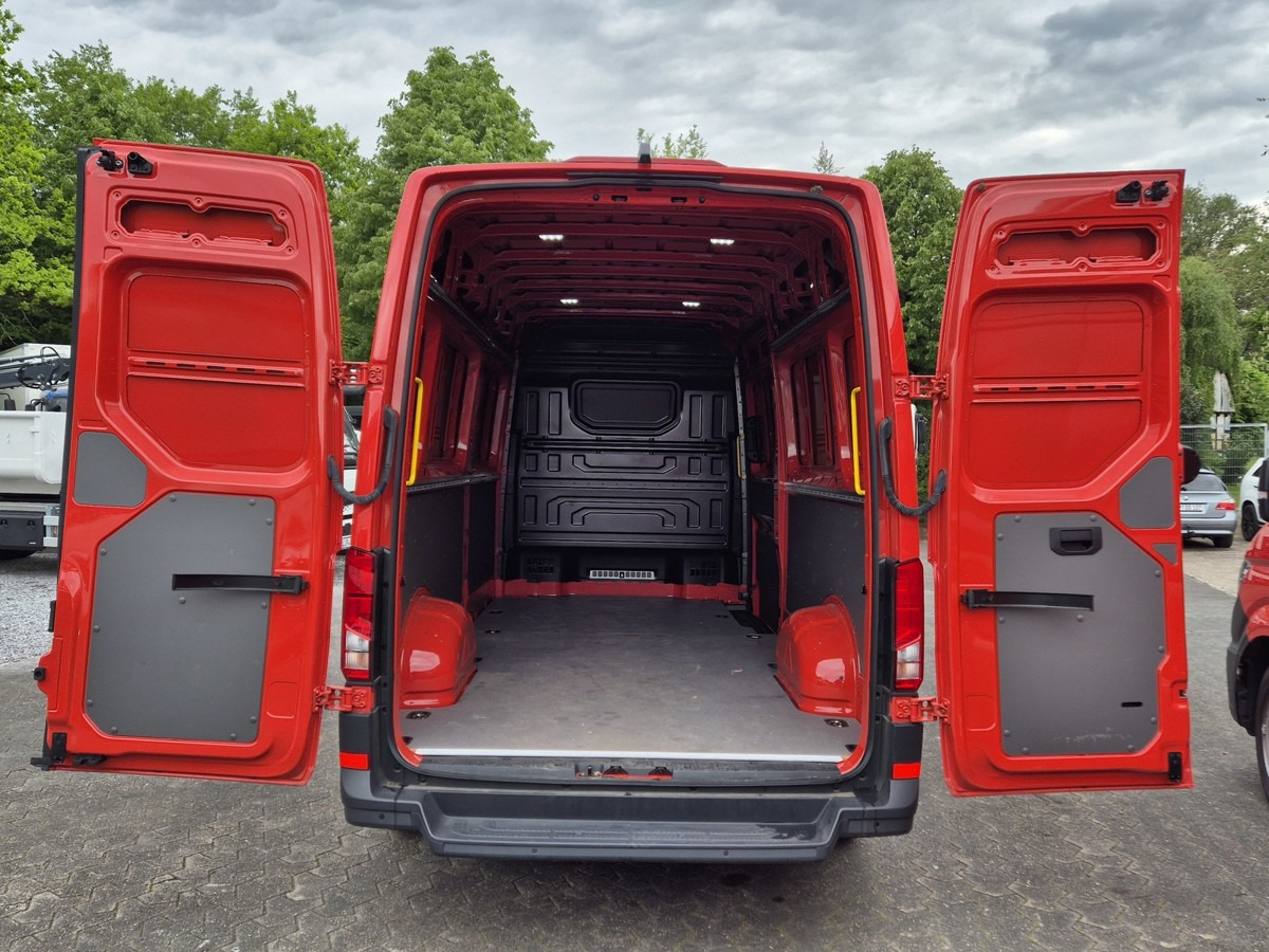 VW Crafter 35 Maxi L4H3 1Hand PDC nur 9tkm! - Van panel: gambar 4 VW Crafter 35 Maxi L4H3 1Hand PDC nur 9tkm! - Van panel: gambar 4