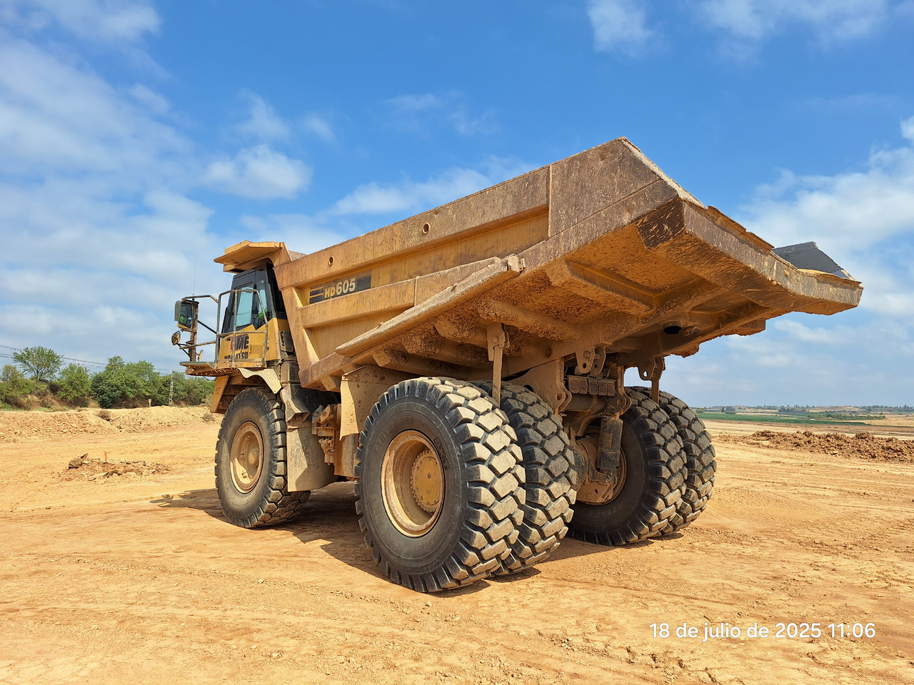 KOMATSU HD605 7-EO - Truk batu/ Dumper iebes: gambar 4 KOMATSU HD605 7-EO - Truk batu/ Dumper iebes: gambar 4