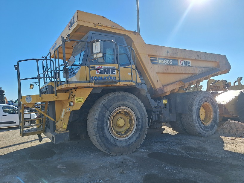 KOMATSU HD605-7EO - Truk batu/ Dumper iebes: gambar 2 KOMATSU HD605-7EO - Truk batu/ Dumper iebes: gambar 2