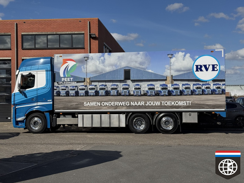 Mercedes-Benz ACTROS 2551 L * RETARDER * TRS ICELAND * NEW TYRES - Truk berpendingin: gambar 4 Mercedes-Benz ACTROS 2551 L * RETARDER * TRS ICELAND * NEW TYRES - Truk berpendingin: gambar 4