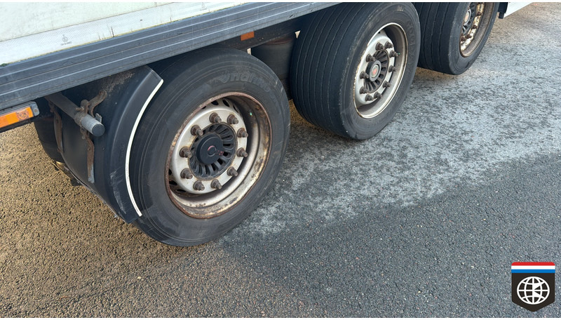 Van Eck UT-3 AIR FREIGHT - VOLUME MULTI TEMP - DATALOG - 3x BPW 1x LIFT - Semi-trailer berpendingin: gambar 4 Van Eck UT-3 AIR FREIGHT - VOLUME MULTI TEMP - DATALOG - 3x BPW 1x LIFT - Semi-trailer berpendingin: gambar 4