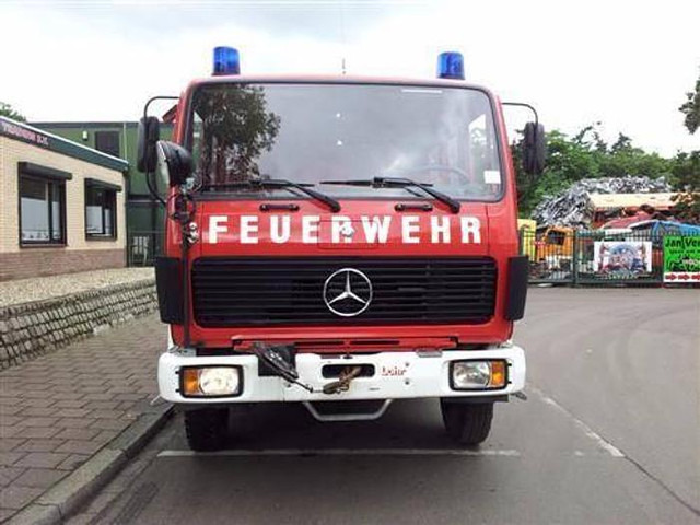 Mercedes-Benz 1019 AF 36 - Truk pemadam kebakaran: gambar 2 Mercedes-Benz 1019 AF 36 - Truk pemadam kebakaran: gambar 2