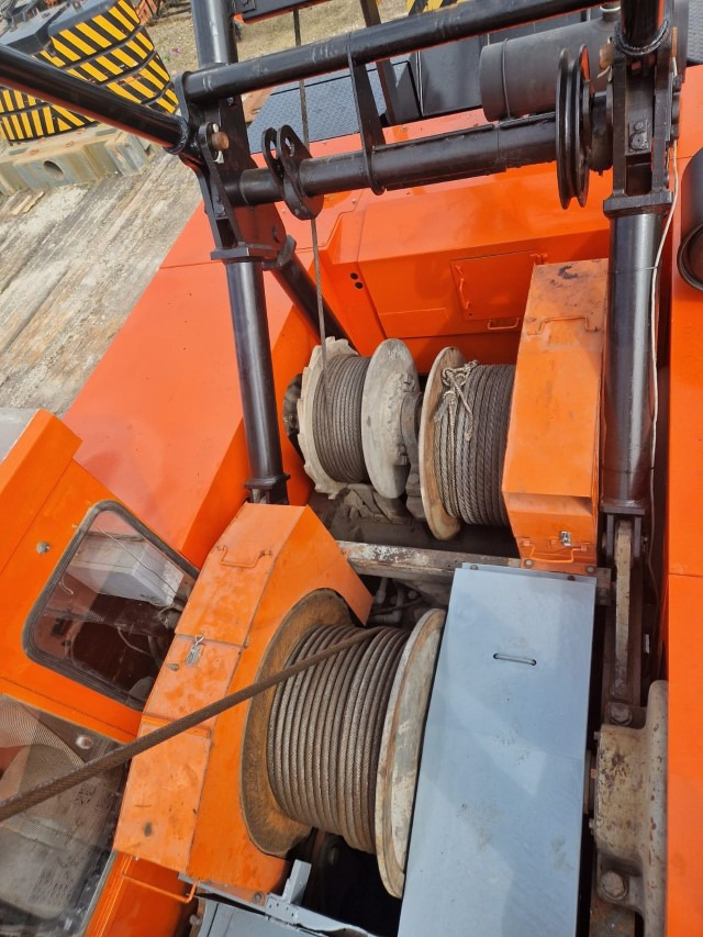 Hitachi KH180-3 - Derek perayap: gambar 4 Hitachi KH180-3 - Derek perayap: gambar 4