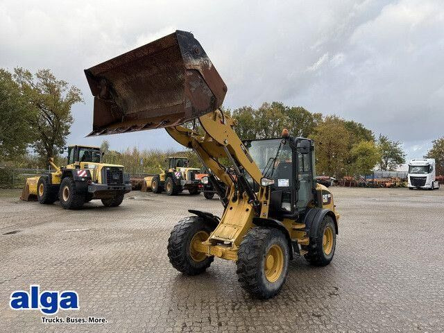 Caterpillar 908M, 4+1 Schaufel, Palettengabel, wenig Std. - Wheel loader: gambar 1 Caterpillar 908M, 4+1 Schaufel, Palettengabel, wenig Std. - Wheel loader: gambar 1