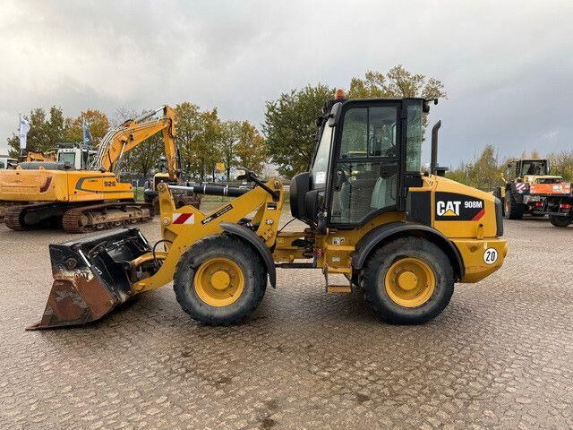 Caterpillar 908M, 4+1 Schaufel, Palettengabel, wenig Std. - Wheel loader: gambar 3 Caterpillar 908M, 4+1 Schaufel, Palettengabel, wenig Std. - Wheel loader: gambar 3
