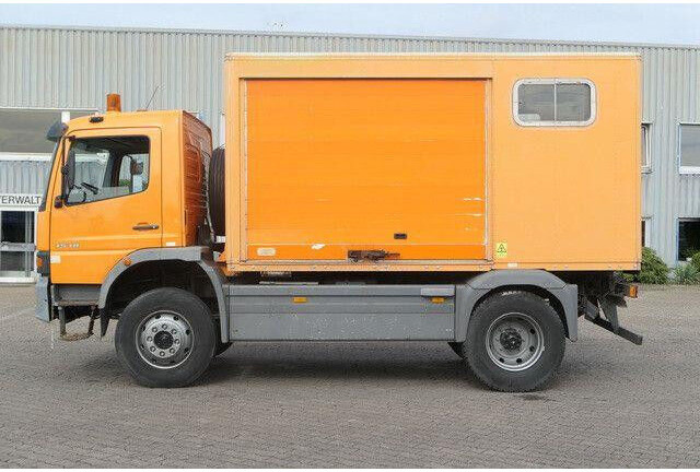 Mercedes-Benz 1518 A Atego 4X4, Klima, AHK, Allrad, Rolltor - Truk box: gambar 2 Mercedes-Benz 1518 A Atego 4X4, Klima, AHK, Allrad, Rolltor - Truk box: gambar 2