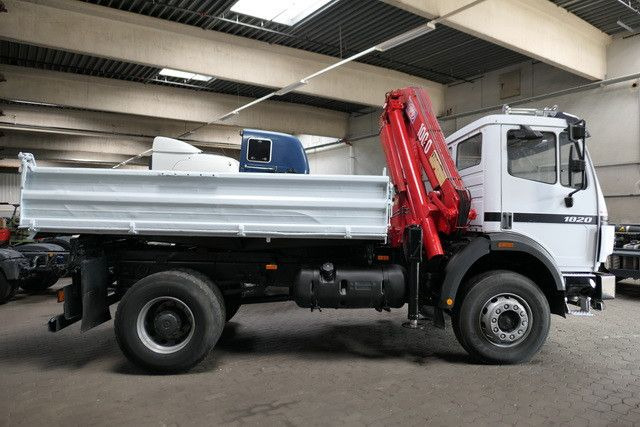 Mercedes-Benz 1820 AK 4x4, HMF 1003 K2, Allrad, AHK, Blattfed. - Truk jungkit, Truk derek: gambar 2 Mercedes-Benz 1820 AK 4x4, HMF 1003 K2, Allrad, AHK, Blattfed. - Truk jungkit, Truk derek: gambar 2
