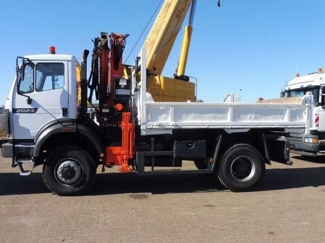 Mercedes-Benz 2024 AK 4x4, Tals AK 140.1 A3, Greifersteuerung - Truk jungkit: gambar 2 Mercedes-Benz 2024 AK 4x4, Tals AK 140.1 A3, Greifersteuerung - Truk jungkit: gambar 2