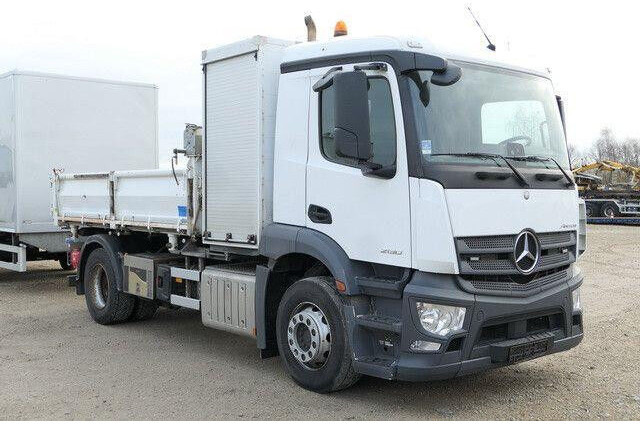 Mercedes-Benz 2030 L Antos 4x2, Kran,Generator,Plane,Hydraulik - Truk jungkit: gambar 4 Mercedes-Benz 2030 L Antos 4x2, Kran,Generator,Plane,Hydraulik - Truk jungkit: gambar 4