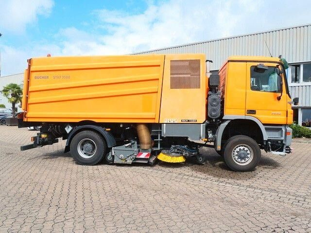 Mercedes-Benz 2032 A Actros 4x4, Bucher STKF 9500, Airport, AC - Penyapu jalan: gambar 2 Mercedes-Benz 2032 A Actros 4x4, Bucher STKF 9500, Airport, AC - Penyapu jalan: gambar 2