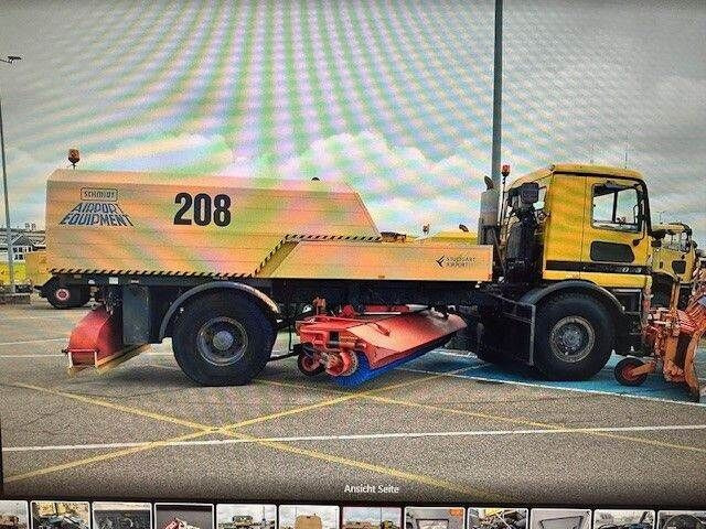 Mercedes-Benz 2035 AK Actros 4x4, Kehrmaschine Schmidt, Allrad - Truk bajak salju: gambar 2 Mercedes-Benz 2035 AK Actros 4x4, Kehrmaschine Schmidt, Allrad - Truk bajak salju: gambar 2