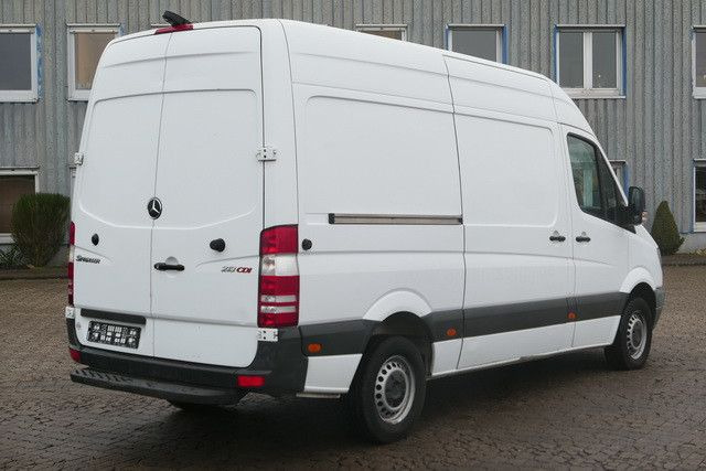 Mercedes-Benz 213 CDI Sprinter 4x2, Klima, 3. Sitz, Holzausbau - Van kecil: gambar 4 Mercedes-Benz 213 CDI Sprinter 4x2, Klima, 3. Sitz, Holzausbau - Van kecil: gambar 4
