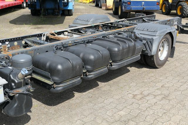 Mercedes-Benz 918 L Atego 4x2, Nebenantrieb, Standklima - Truk sasis: gambar 2 Mercedes-Benz 918 L Atego 4x2, Nebenantrieb, Standklima - Truk sasis: gambar 2