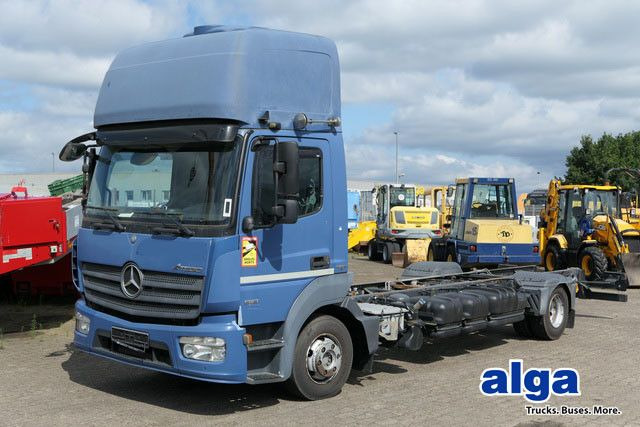 Mercedes-Benz 918 L Atego 4x2, Nebenantrieb, Standklima - Truk sasis: gambar 1 Mercedes-Benz 918 L Atego 4x2, Nebenantrieb, Standklima - Truk sasis: gambar 1