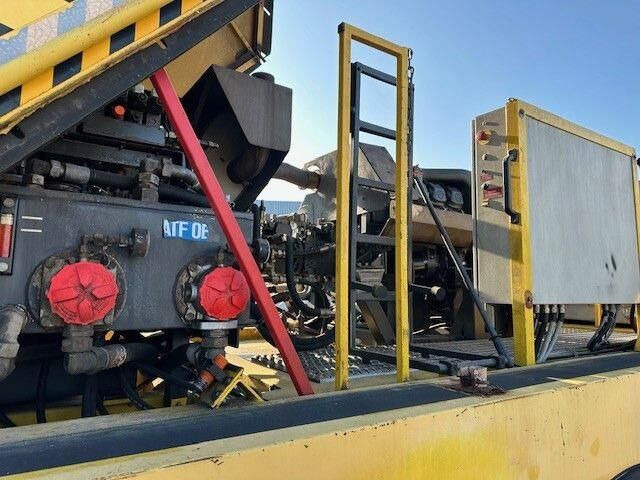 Schmidt CJS 914 Super, Kehrmaschine, Mercedes Motor - Penyapu jalan: gambar 4 Schmidt CJS 914 Super, Kehrmaschine, Mercedes Motor - Penyapu jalan: gambar 4