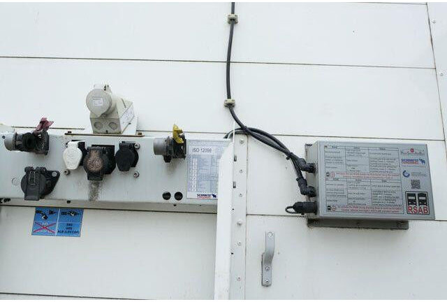 Schmitz Cargobull SCS 18/L-13.62 EB,2-Achser,LBW 2.0to.,Alu-Felgen - Semi-trailer dengan terpal samping: gambar 3 Schmitz Cargobull SCS 18/L-13.62 EB,2-Achser,LBW 2.0to.,Alu-Felgen - Semi-trailer dengan terpal samping: gambar 3