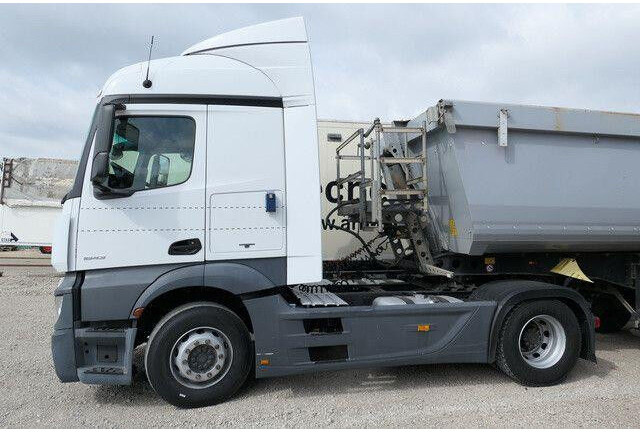 Mercedes-Benz 1843 LS Actros, MP4, Retarder, 2x Tank, Spoiler - Tractor head: gambar 2 Mercedes-Benz 1843 LS Actros, MP4, Retarder, 2x Tank, Spoiler - Tractor head: gambar 2