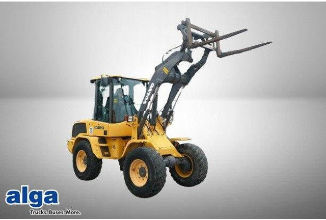 Volvo L30G, 4+1 Schaufel, Palettengabel, Hydr. S.W.S. - Wheel loader: gambar 1 Volvo L30G, 4+1 Schaufel, Palettengabel, Hydr. S.W.S. - Wheel loader: gambar 1