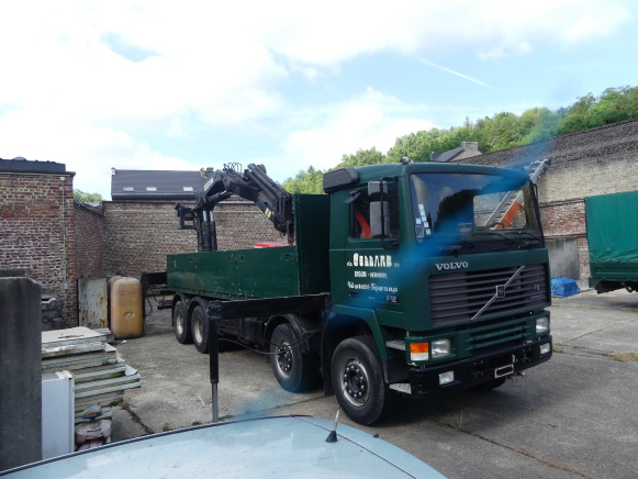 Camion plateau ridelle avec grue auxiliaire Volvo F12 (1994-64.040 km-VIN:YV2H5A7G6RA225775) - Truk flatbed, Truk derek: gambar 2 Camion plateau ridelle avec grue auxiliaire Volvo F12 (1994-64.040 km-VIN:YV2H5A7G6RA225775) - Truk flatbed, Truk derek: gambar 2