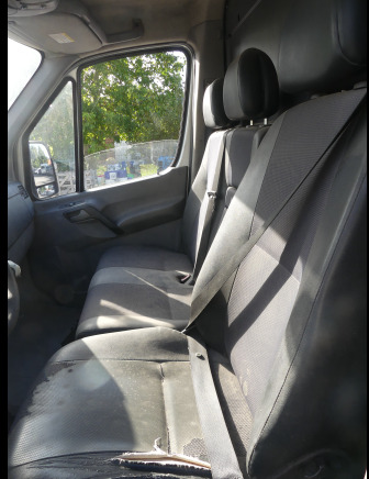 Camionnette Mercedes Sprinter (2007-326.967 km) - Van panel: gambar 5 Camionnette Mercedes Sprinter (2007-326.967 km) - Van panel: gambar 5