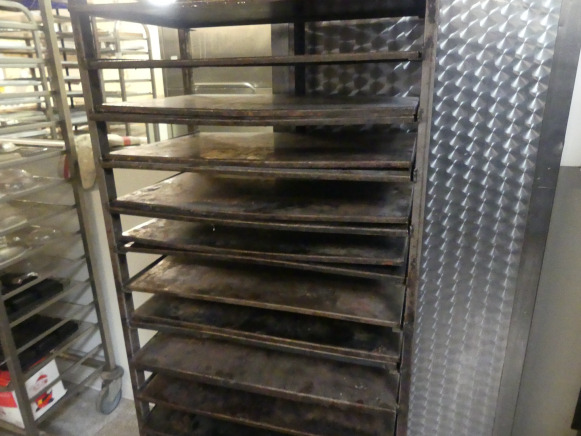 Chariot de four avec platine 60x40 cm (4 bords) - Peralatan bakery: gambar 4 Chariot de four avec platine 60x40 cm (4 bords) - Peralatan bakery: gambar 4