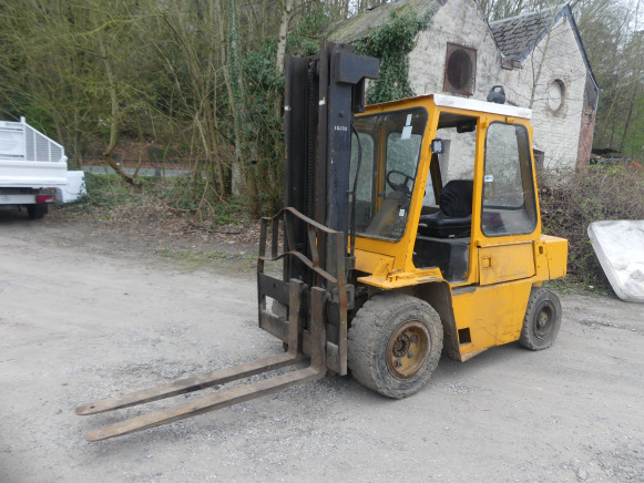 Chariot élévateur Caterpillar - Forklift: gambar 1 Chariot élévateur Caterpillar - Forklift: gambar 1