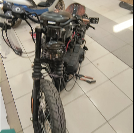 Moto Harley Davidson XL1200 - Sepeda motor: gambar 3 Moto Harley Davidson XL1200 - Sepeda motor: gambar 3