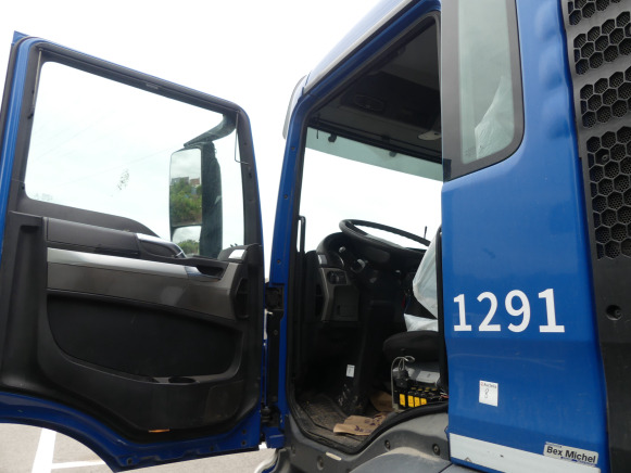 REF:1291 - Camion porte container MAN TGS (2014-500.187 km) - Pengangkut kontainer/ Container truck: gambar 5 REF:1291 - Camion porte container MAN TGS (2014-500.187 km) - Pengangkut kontainer/ Container truck: gambar 5