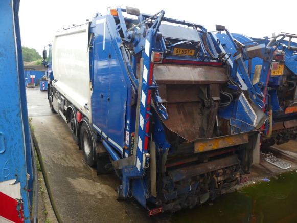REF:61-BDT-1 - Camion poubelle DAF CF 290 FAG (2014-364.476 km) - Truk sampah: gambar 4 REF:61-BDT-1 - Camion poubelle DAF CF 290 FAG (2014-364.476 km) - Truk sampah: gambar 4