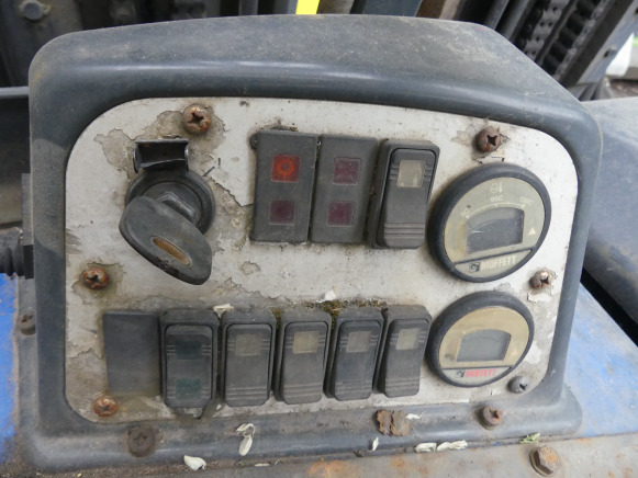 REF:6924 - Chariot élévateur Moffet M4 25.3 - Forklift yang dipasang di truk: gambar 5 REF:6924 - Chariot élévateur Moffet M4 25.3 - Forklift yang dipasang di truk: gambar 5