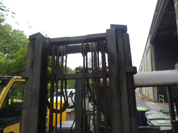 Forklift yang dipasang di truk REF:6924 - Chariot élévateur Moffet M4 25.3: gambar 16