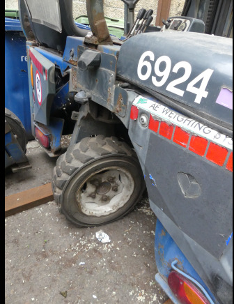 Forklift yang dipasang di truk REF:6924 - Chariot élévateur Moffet M4 25.3: gambar 19