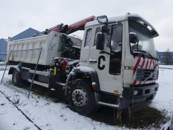 REF:Imat : PLI988 - Camion benne + grue auxiliaire Volvo FLE6E 19.0 (2004-216.733 km) - Truk jungkit, Truk derek: gambar 2 REF:Imat : PLI988 - Camion benne + grue auxiliaire Volvo FLE6E 19.0 (2004-216.733 km) - Truk jungkit, Truk derek: gambar 2