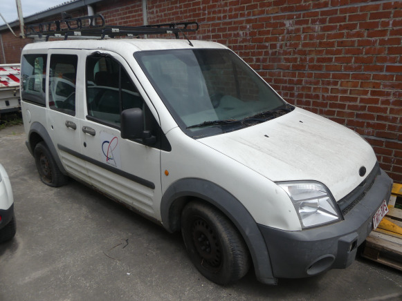REF:Immatriculé sous : TRF-385 - Voiture Ford Tourneo Connect - Van kombi: gambar 1 REF:Immatriculé sous : TRF-385 - Voiture Ford Tourneo Connect - Van kombi: gambar 1