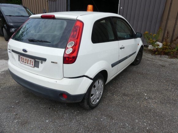 REF:TRE614 - Voiture Utilitaire Ford FIESTA TDCI (2005-101.699 km) - Mobil: gambar 4 REF:TRE614 - Voiture Utilitaire Ford FIESTA TDCI (2005-101.699 km) - Mobil: gambar 4