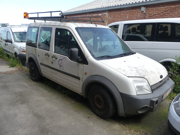 REF:immatriculé sous : TRF-384 - Voiture Ford Tourneo Connect - Van kombi: gambar 1 REF:immatriculé sous : TRF-384 - Voiture Ford Tourneo Connect - Van kombi: gambar 1