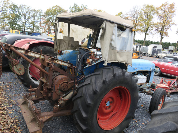 Tracteur agricole + treuil Ford Super Major - Traktor: gambar 3 Tracteur agricole + treuil Ford Super Major - Traktor: gambar 3