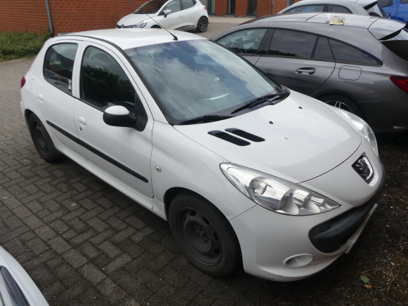 Voiture Peugeot 206+ (2010-119.445 km) - Mobil: gambar 1 Voiture Peugeot 206+ (2010-119.445 km) - Mobil: gambar 1
